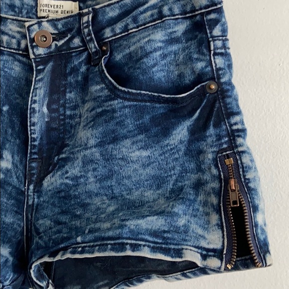 Forever21 acid wash denim short shorts - Picture 3 of 5